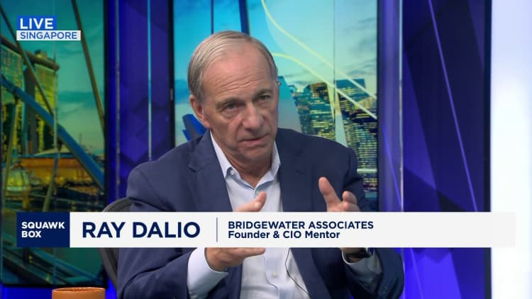 Ray Dalio diz que os EUA precisam de um líder forte do meio e de uma