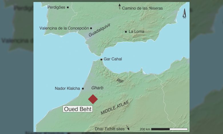 Um mapa mostrando a localização da fazenda marcada com um diamante vermelho em um mapa do norte de Marrocos. A fazenda fica ao sul de Gar Cahal