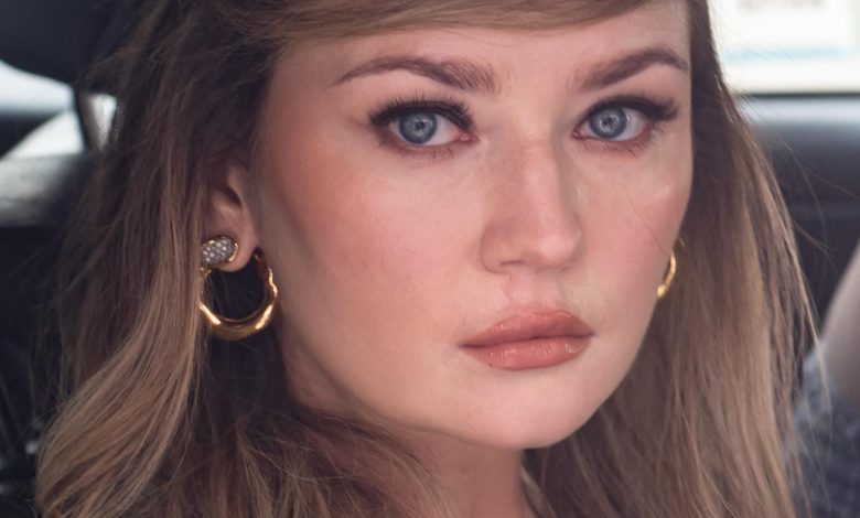 Anna Delvey sai com estilo enquanto se dirige para uma consulta no ICE