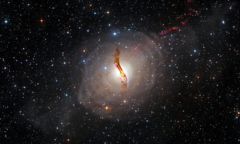 Uma imagem da galáxia Centaurus A.