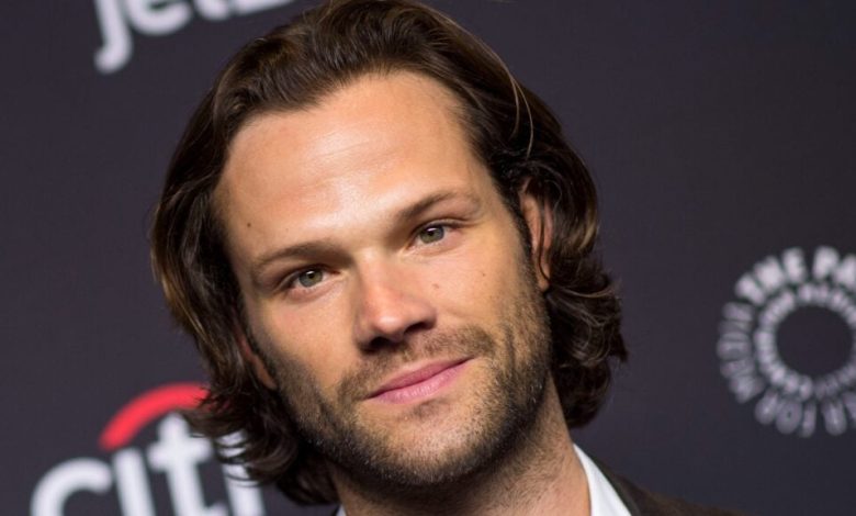 O ator Jared Padalecki comparece à exibição de Supernatural da CW no PaleyFest 2018 no Dolby Theater em 20 de março de 2018, em Hollywood, Califórnia.