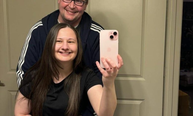 Gypsy Rose Blanchard e Ryan Anderson tiram uma selfie no espelho