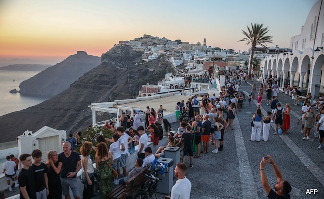 Grécia vai impor taxa aos passageiros de cruzeiros para Mykonos e Santorini