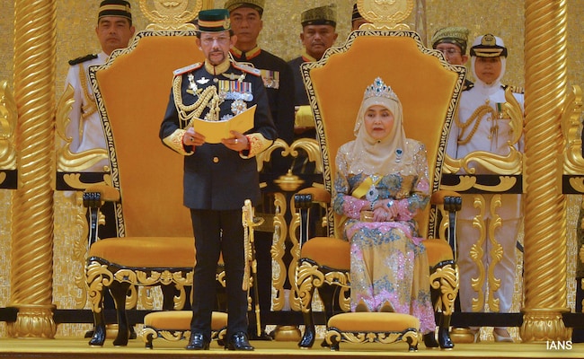 Tudo o que você precisa saber sobre o sultão Hassanal Bolkiah de Brunei e sua família real