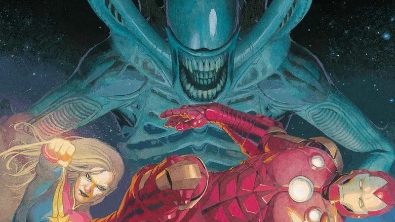 Aliens vs Avengers #1 capa Esad Ribic Xenomorph Capitão Marvel Homem de Ferro