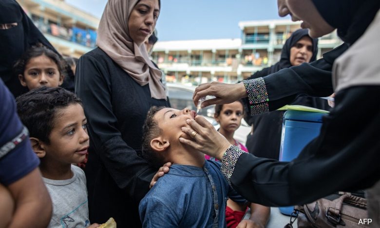 Ataques israelenses matam 27 palestinos em Gaza enquanto a vacinação contra a poliomielite é retomada