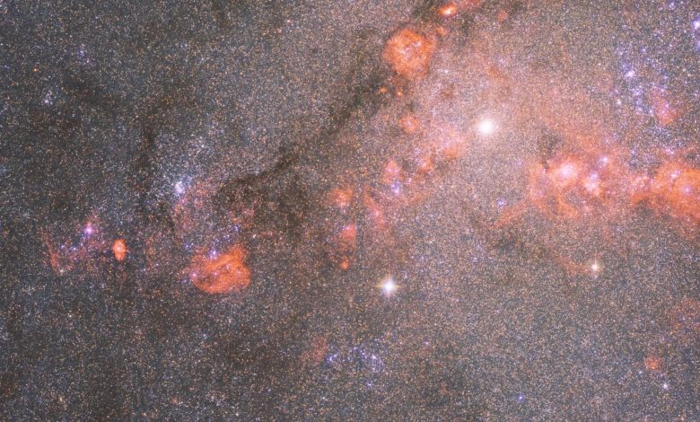 Galáxia do Triângulo repleta de estrelas brilha em nova imagem do Telescópio Hubble