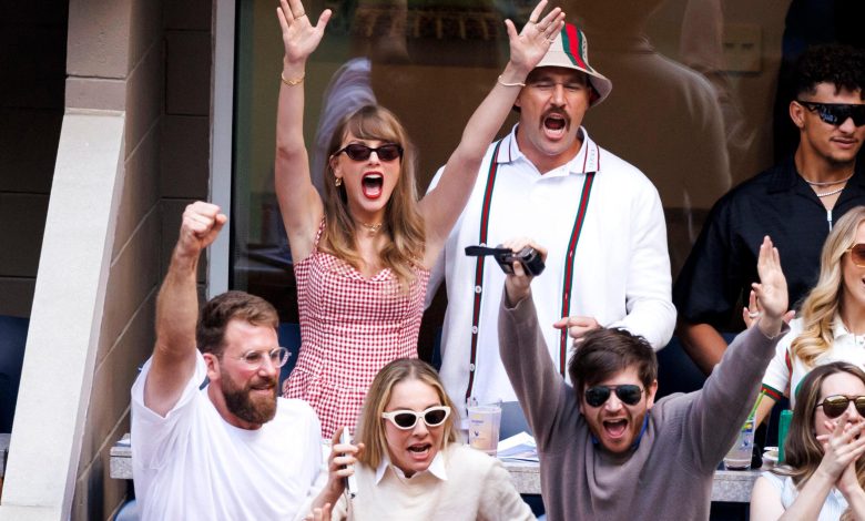 Taylor Swift e Travis Kelce fizeram uma exibição MUITO apaixonada no US Open