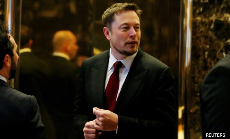 Elon Musk se refere ao X pelo seu antigo nome 'Twitter', a Internet reage