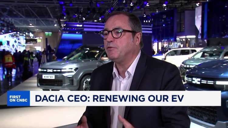 CEO da Dacia discute tarifas EV