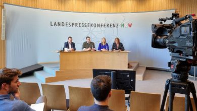 ÖLandespressekonferenz' em Düsseldorf apresentando um estudo liderado pela Univer