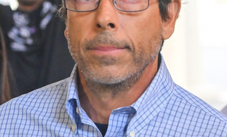 Dr.Mark Chávez,