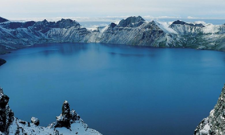 Como uma erupção vulcânica catastrófica na fronteira com a Coreia do Norte criou o ‘Lago do Céu’