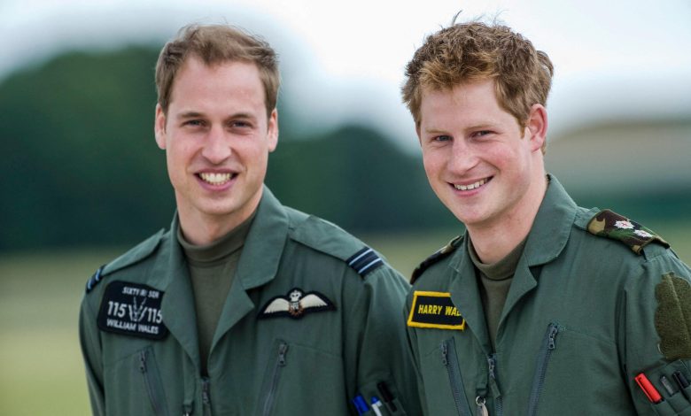 Príncipe William e Príncipe Harry na RAF Shawbury.