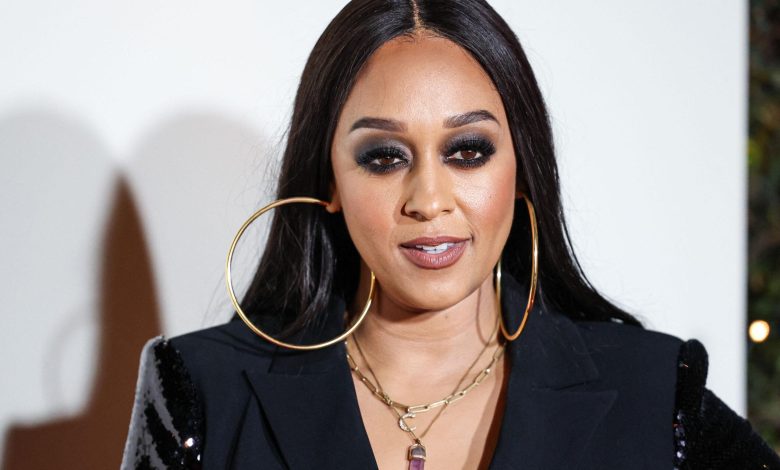 Tia Mowry em uma festa da Revolve