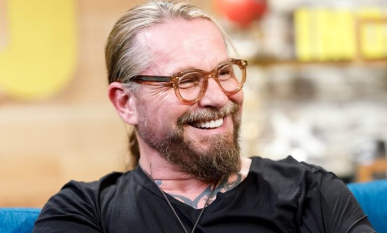 O roteirista Kurt Sutter visita 'The IMDb Show' em 24 de outubro de 2018 em Studio City, Califórnia. Este episódio de 'The IMDb Show' vai ao ar em 1º de novembro de 2018.