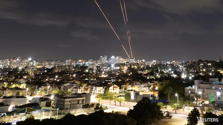 Militares israelenses afirmam que 50 foguetes foram disparados do Líbano