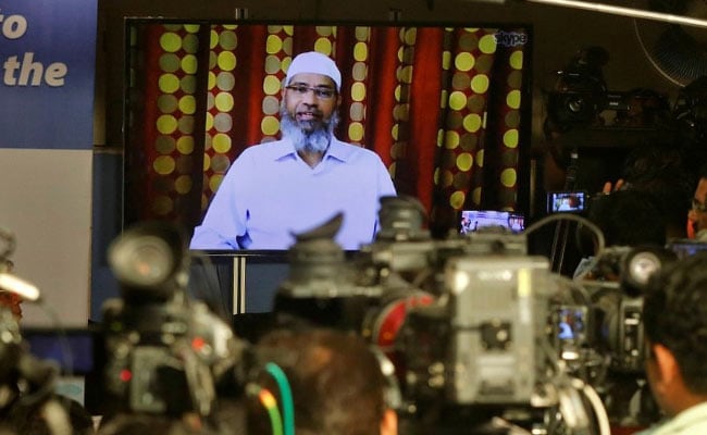 Paquistão lança tapete vermelho para o pregador islâmico fugitivo Zakir Naik