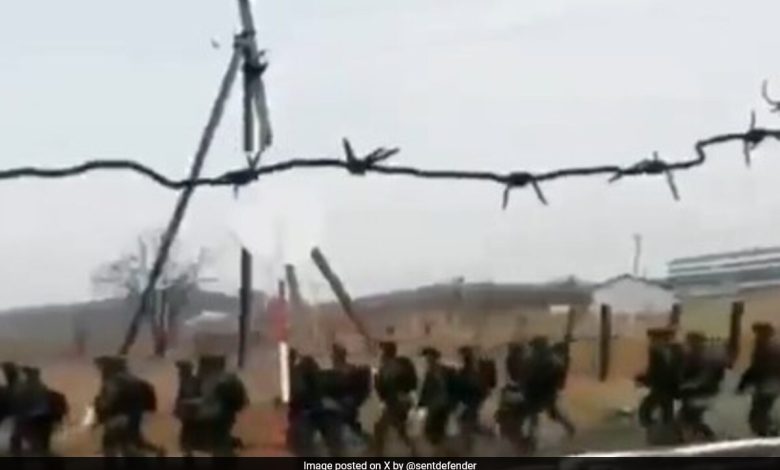 Vídeo: Soldados norte-coreanos no campo de treinamento russo em meio à guerra na Ucrânia