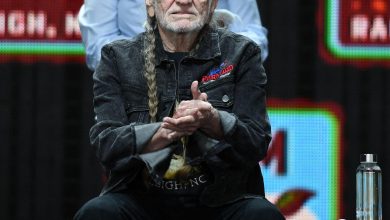 Willie Nelson fala sobre a importância dos pequenos agricultores no Farm Aid 2022 no Coastal Credit Union Music Park